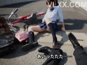 Vừa đi học về, cô nữ sinh đã bị ba ông anh trai ép chơi trò "người lớn"